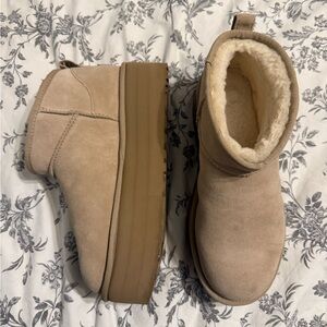 UGG Platform ultra mini